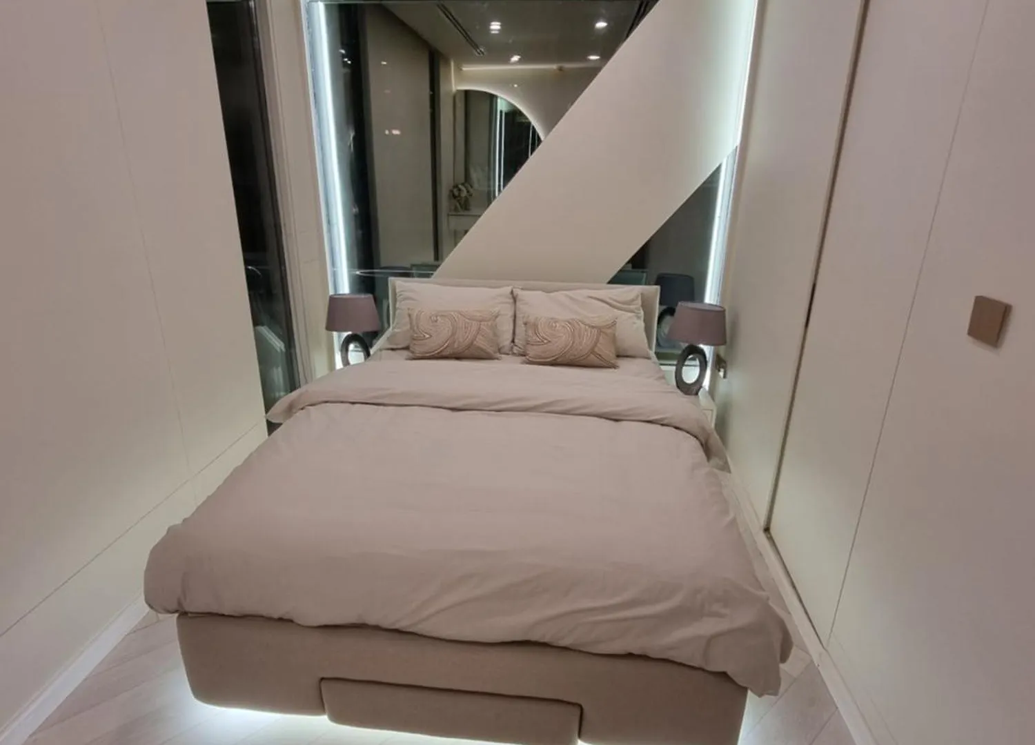 Solara Yacht Hotel Abu Dhabi 0*,  United Arab Emirates
